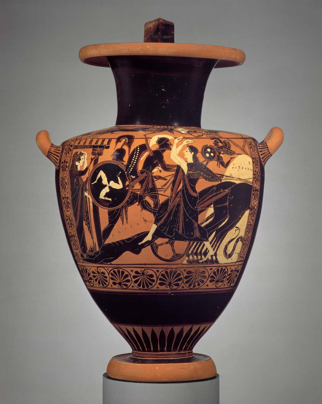 ΚΩΔ.CE032 υδρία κεραμική μελανόμορφη Ο Αχιλλέας σέρνει το νεκρό σώμα του Έκτορα